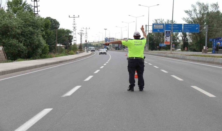 Ağrıda hava destekli trafik denetimi