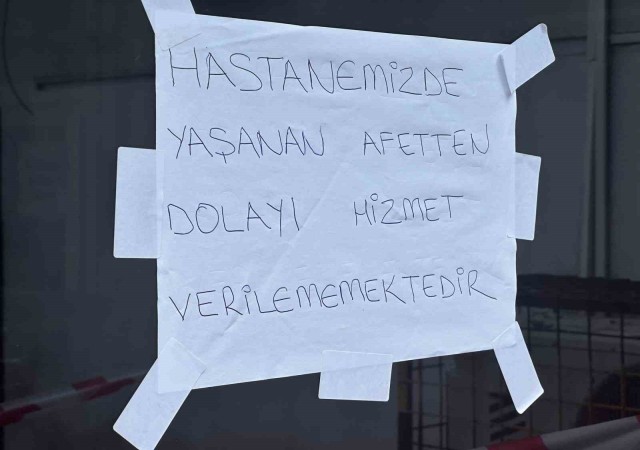 Akhisarda devlet hastanesi sel felaketinin ardından hizmet veremiyor