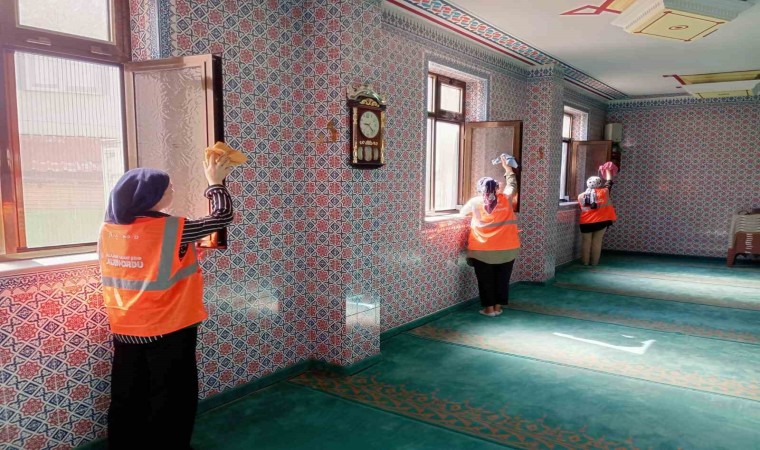 Altınorduda cami ve yoğun kullanılan alanlar bayram öncesi temizlendi