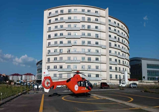 Ambulans helikopter yeni doğan bebek için havalandı