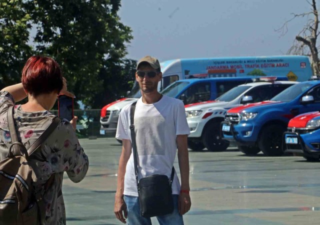 Antalyada turistlerin cep telefonları ‘jandarma için kayda girdi