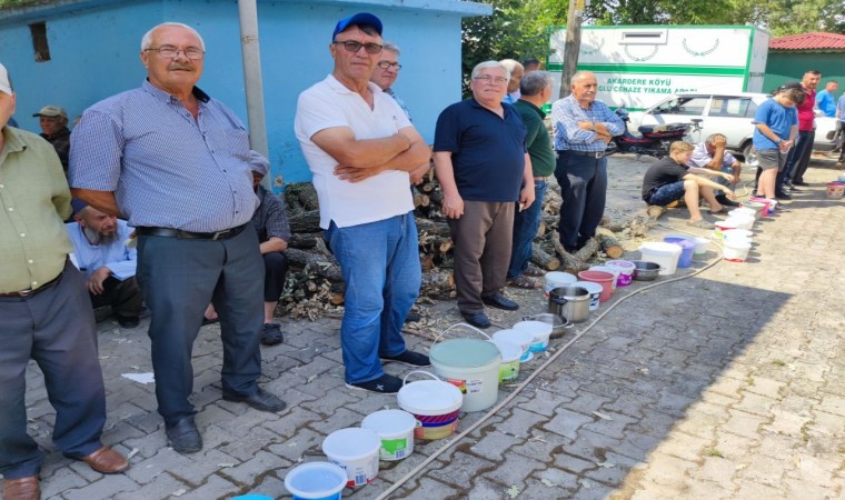 Asırlık gelenekle her eve pişmiş et gidiyor