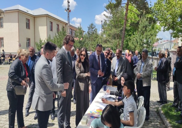 Aşkalede Halk Eğitim Merkezinden yıl sonu sergisi