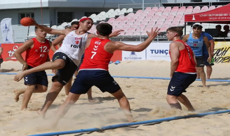 Avrupa U17 Plaj Hentbolu Şampiyonası’nda ilk gün tamamlandı (FOTOĞRAFLAR)