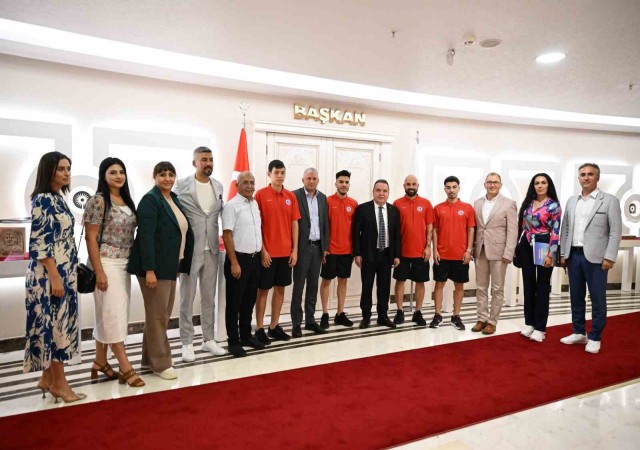 Ayak Tenis takımı Türkiye Şampiyonasına gidiyor