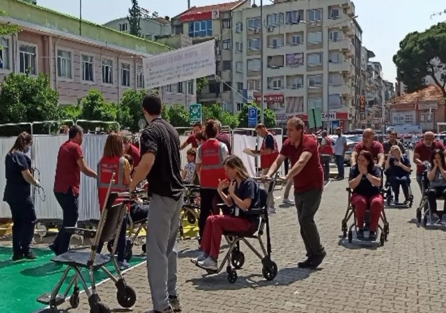 Aydın Devlet Hastanesinde yangın ve deprem tatbikatı yapıldı