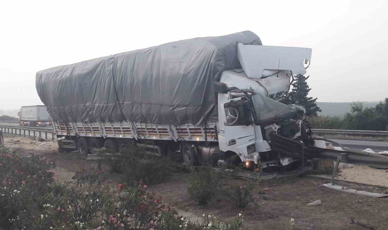 Baba ve oğlu trafik kazasında yaralandı