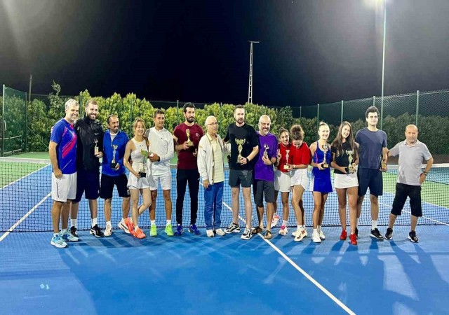 Bahar Tenis Turnuvasında şampiyonlar belli oldu