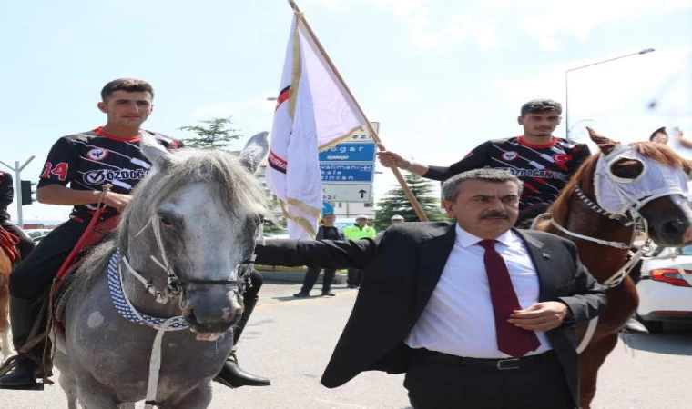 Bakan Tekin: Deprem bölgesinde eğitimin sağlıklı şekilde başlayacağı ortamı oluşturduk