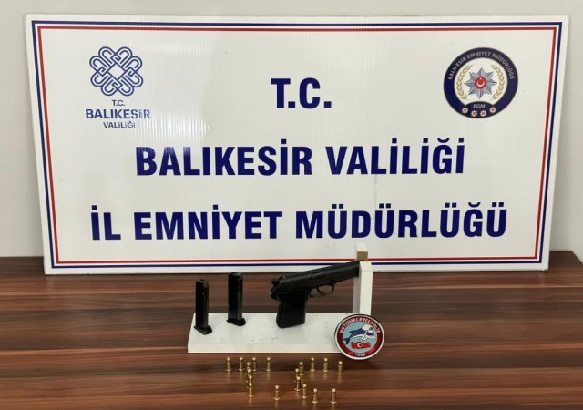 Balıkesirde 27 aranan şahıstan 14ünü tutukladı