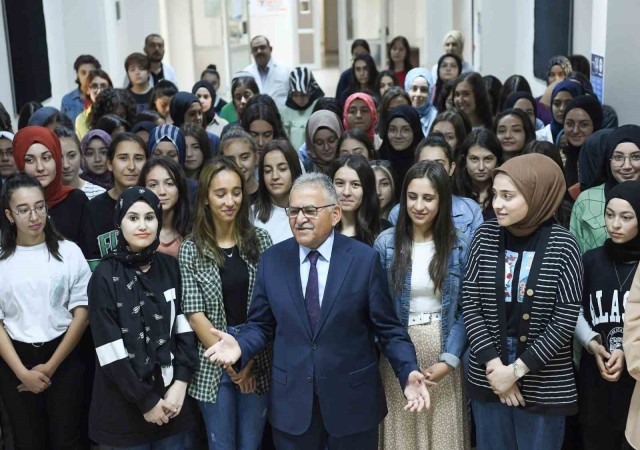 Başkan Büyükkılıç; YKSye Girecek Adaylara Başarılar Diledi