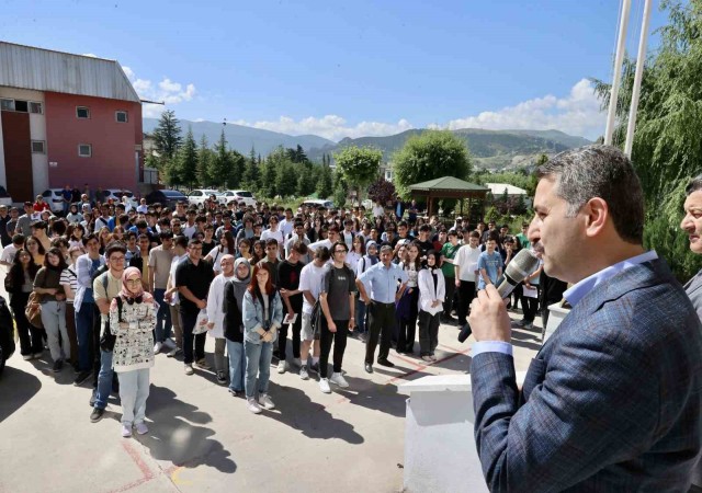 Başkan Eroğlu: Sizler Türkiyenin geleceğisiniz