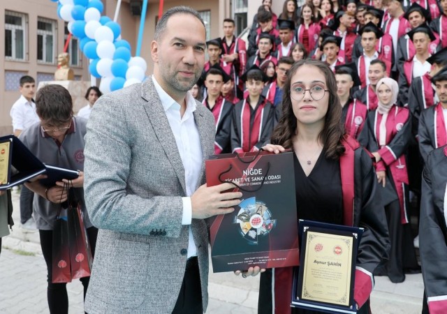 Başkan Özdemirin mesaisi yoğun geçiyor