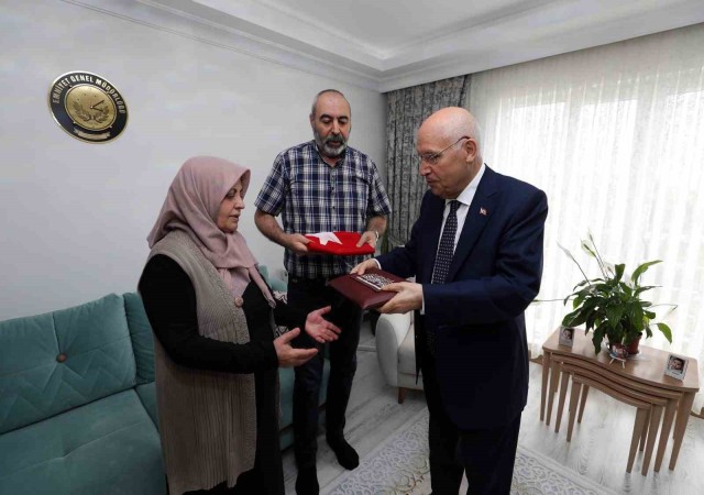 Başkan Yaşardan Babalar Gününde anlamlı ziyaret