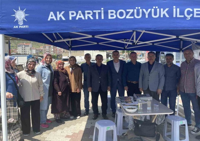 Başkan Yıldırım, üye standında partililerle buluştu