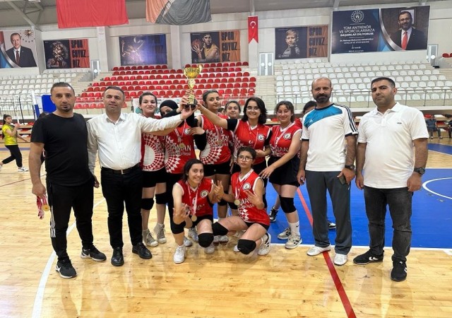 Batmanda voleybolun şampiyonları belli oldu