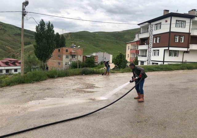 Bayburt Belediyesinden cadde ve sokaklarda hummalı çalışma