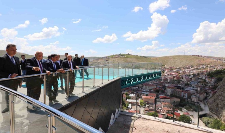 Bayburt seyir terasına kavuştu