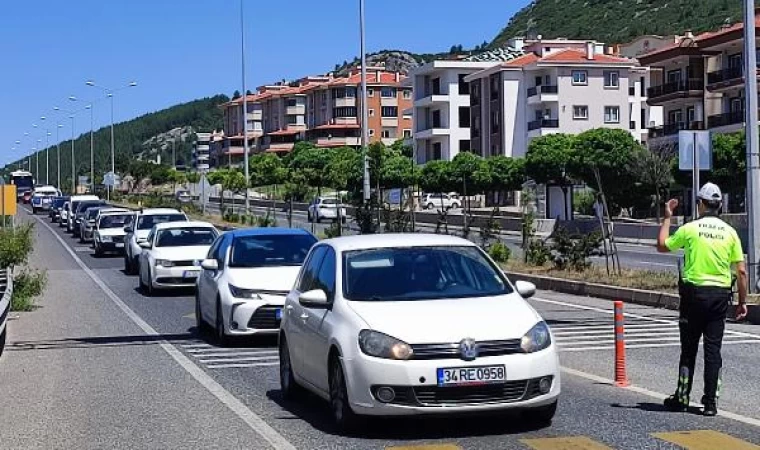 Bayram öncesi Muğla’ya tatilci akını; kilometrelerce araç kuyruğu oluştu