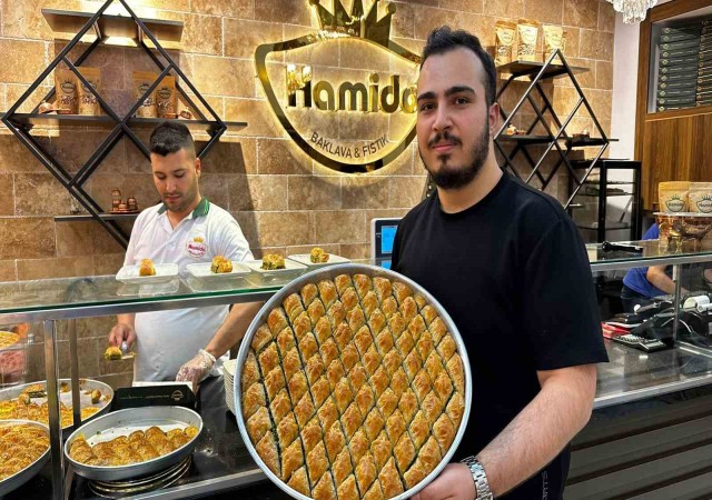 Bayram öncesinde baklava kuyruğu