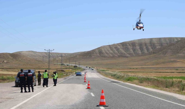 Bayram tatilinde araçlar cayrokopter ile denetlendi