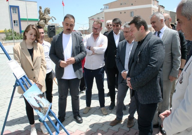 ‘Benim Gözümden Bulanık konulu fotoğraf sergisi açıldı