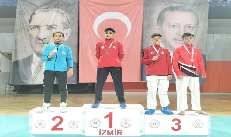 Bilecikten ANALİGe katılan karate takımları yarı finale yükseldi