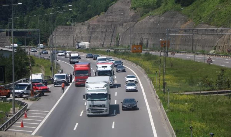 Bolu’da bayram trafiği; Ankara yönü yoğun, İstanbul yönü boş (2)