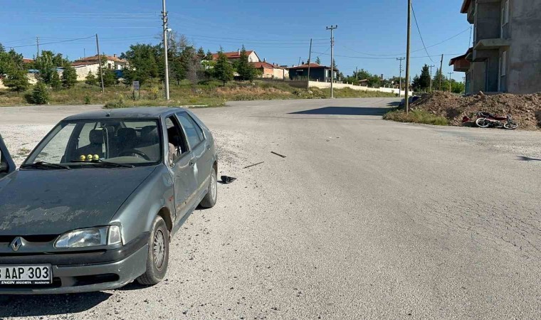 Bolvadinde otomobil ile motosiklet çarpıştı, 1 yaralı