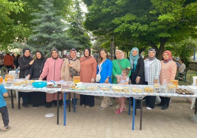 Bu yıl ikincisi düzenlenen Mihalfest etkinliğinde renkli görüntüler yaşandı