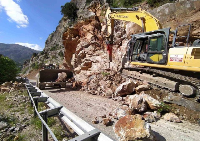 Büyükşehirden Kapuzbaşı Şelaleleri yolunda önemli çalışma