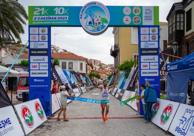 Çeşmede ilk kez düzenlenen Salomon Çeşme Yarı Maratonunda kazananlar belli oldu