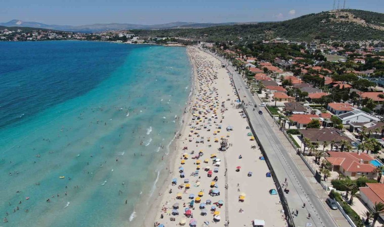 Çeşmenin nüfusu 1 milyonu aştı, plajlar doldu taştı