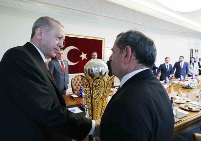 Cumhurbaşkanı Erdoğan, Galatasaray heyetini kabul etti