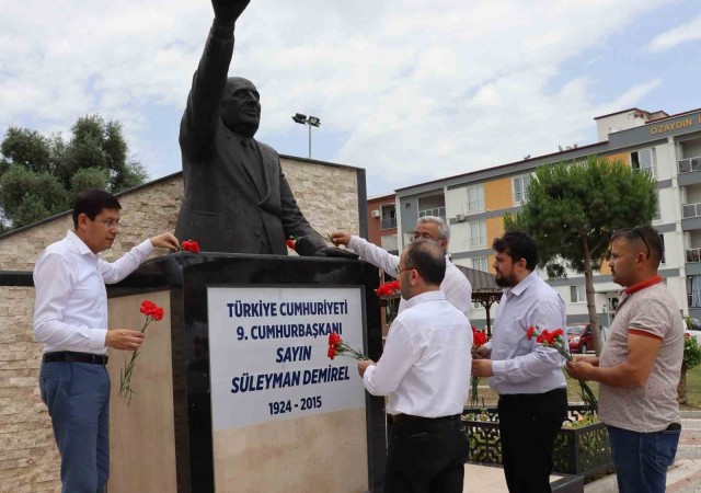 Demirel, vefatının 8. Yılında dualarla anıldı