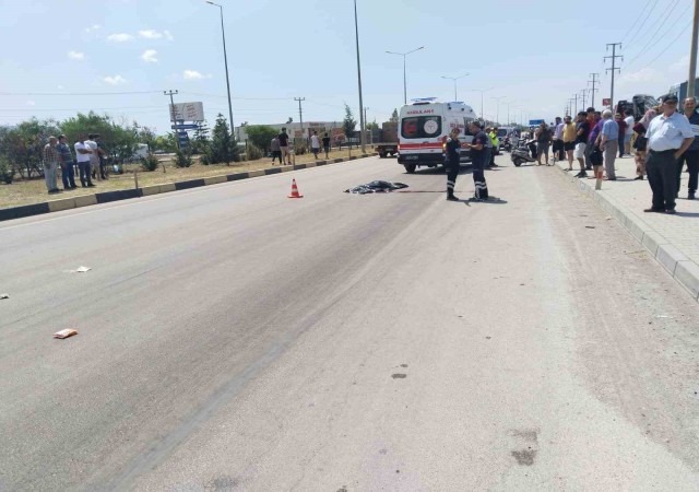 Depremzede çocuk kazada yaşamını yitirdi