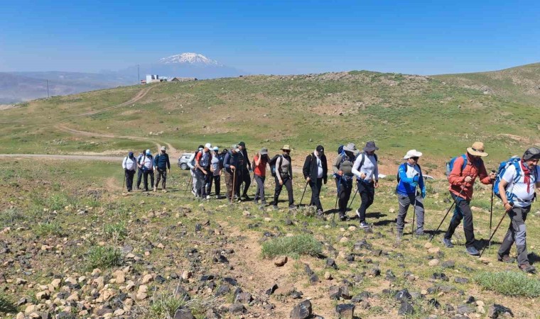 Doğaseverlerden Meydan Gölü ve Gürgür Baba Tepesine yürüyüş