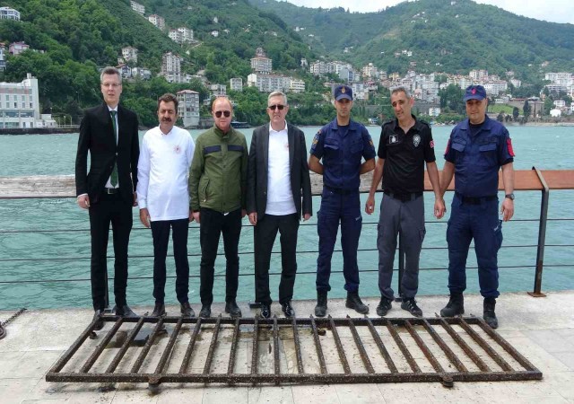 Dünya Çevre Gününde dalgıçlar denizden atık çıkarttı