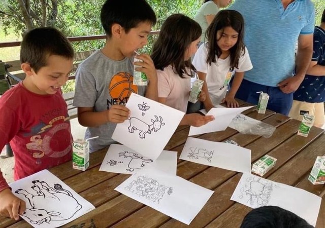 “Dünya Süt Günü” etkinlikleri çerçevesinde öğrencilerine süt dağıtıldı