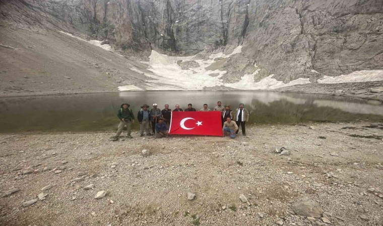 Efsanelere konu olan Ali Gölünde ezan sesi yankılandı