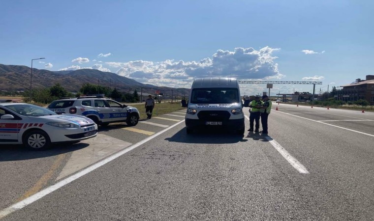 Elazığda polis ve jandarma ekiplerinden bayram denetimi