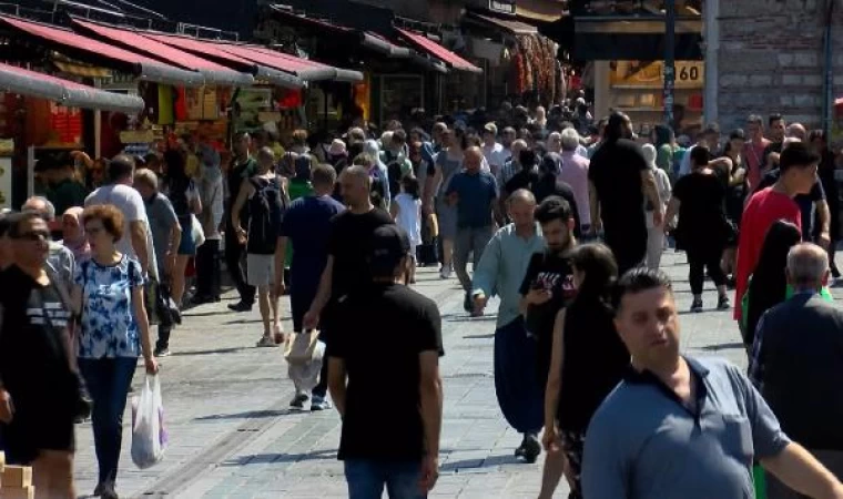 Eminönü’nde bayram alışverişi yoğunluğu