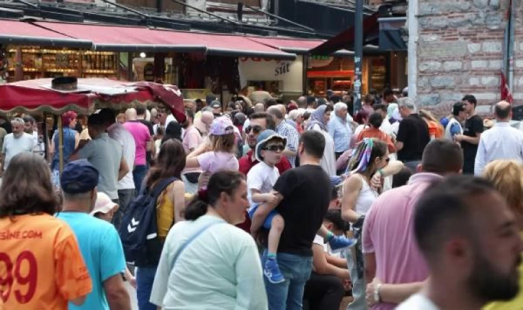 Eminönü’nde bayram yoğunluğu