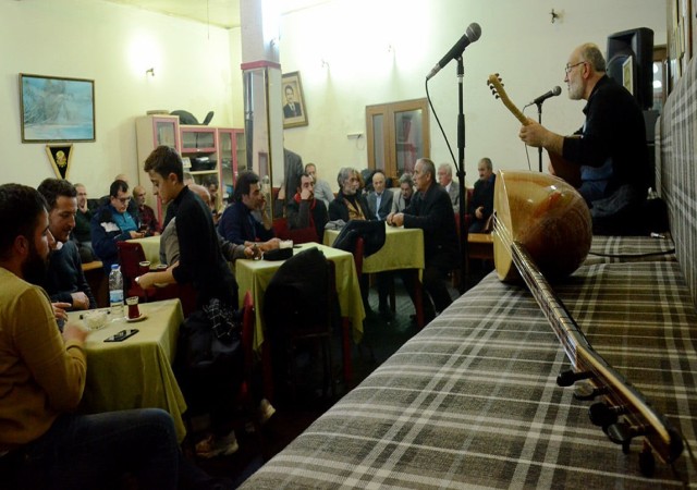 Erzurumun içli türkülerini araştırdı