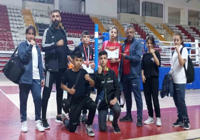 Fadime Sultan Demirden Muay Thai şampiyonasında Türkiye ikinciliği