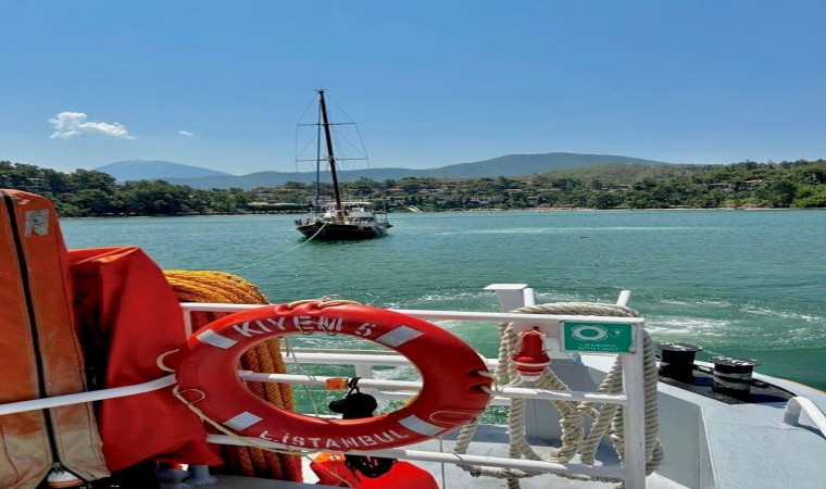 Fethiye Körfezinde sürüklenen tekneyi KIYEM ekipleri kurtardı