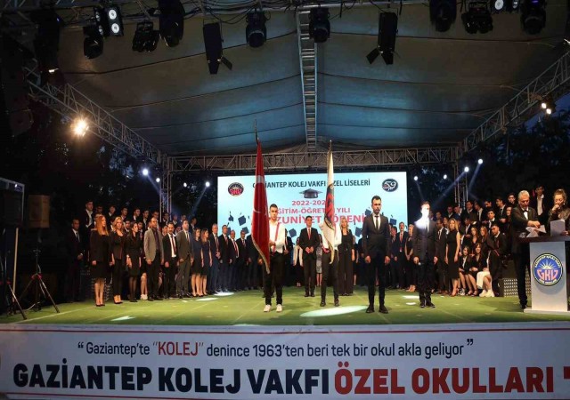 Gaziantep Kolej Vakfında mezuniyet heyecanı