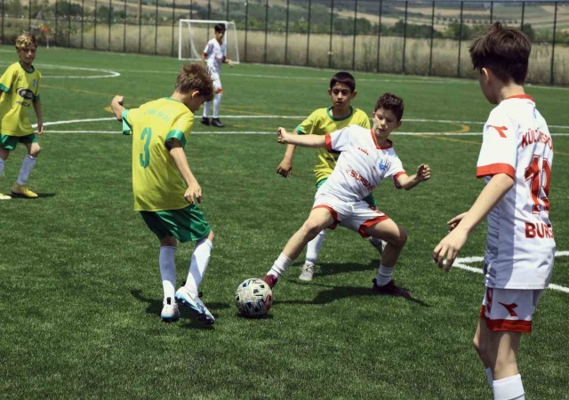 Geleceğin futbol yıldızları yetişiyor