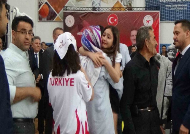 Gençler Tekvando Türkiye Şampiyonası duygusal anlarla başladı