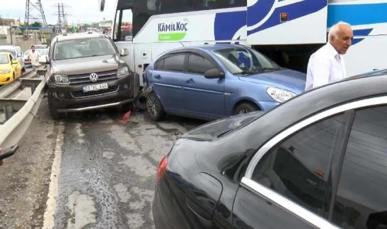 (geniş haber)- Arnavutköy’de yolcu otobüsü ters yöne girip araçlara çarptı 